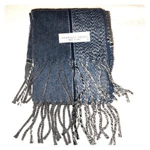 Geoffrey Beene Scarf